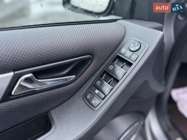 Серый Мерседес Б-класс, объемом двигателя 1.7 л и пробегом 219 тыс. км за 8250 $, фото 15 на Automoto.ua