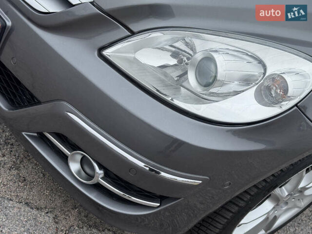 Сірий Мерседес Б-клас, об'ємом двигуна 1.7 л та пробігом 205 тис. км за 9100 $, фото 16 на Automoto.ua