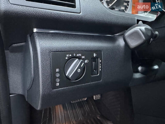 Сірий Мерседес Б-клас, об'ємом двигуна 1.7 л та пробігом 205 тис. км за 9100 $, фото 26 на Automoto.ua