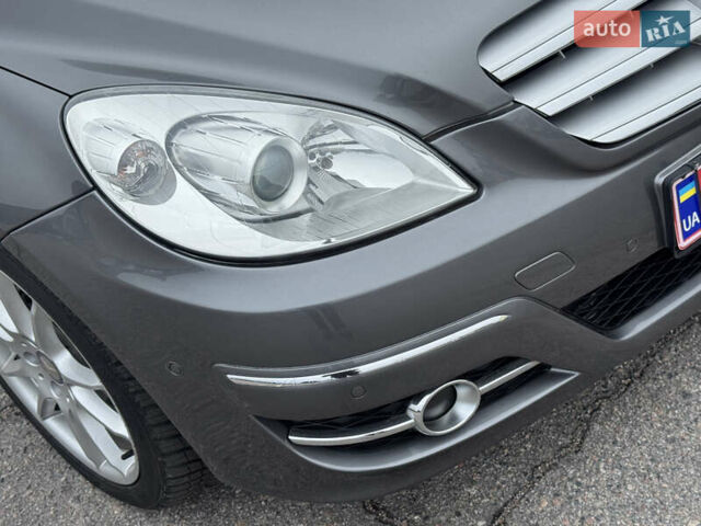 Сірий Мерседес Б-клас, об'ємом двигуна 1.7 л та пробігом 205 тис. км за 9100 $, фото 15 на Automoto.ua