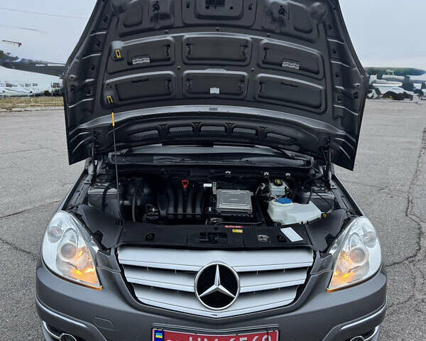 Сірий Мерседес Б-клас, об'ємом двигуна 1.7 л та пробігом 205 тис. км за 9100 $, фото 63 на Automoto.ua