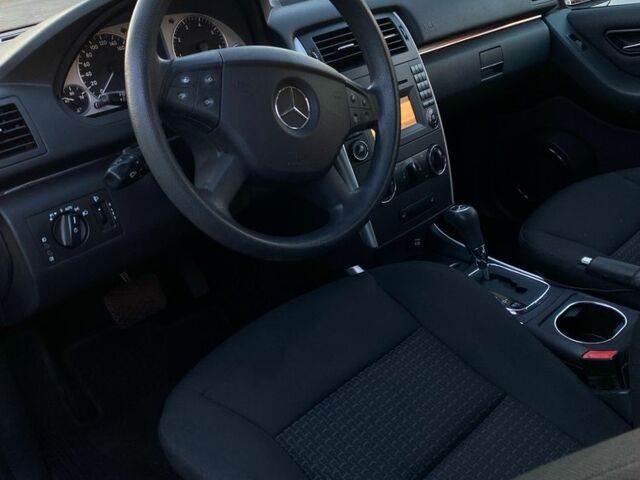 Сірий Мерседес Б-клас, об'ємом двигуна 1.5 л та пробігом 133 тис. км за 7000 $, фото 4 на Automoto.ua