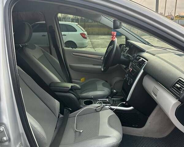 Серый Мерседес Б-класс, объемом двигателя 2 л и пробегом 235 тыс. км за 5500 $, фото 7 на Automoto.ua