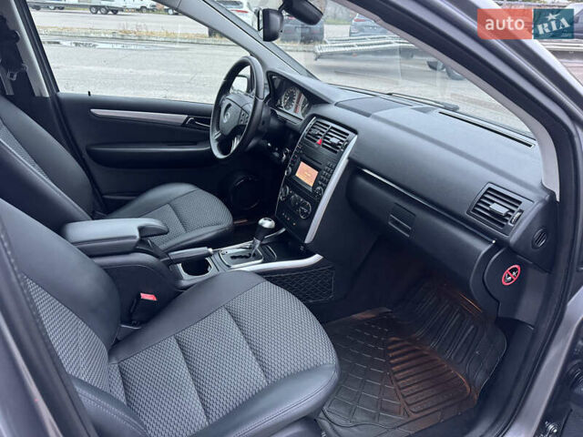 Сірий Мерседес Б-клас, об'ємом двигуна 1.7 л та пробігом 205 тис. км за 9100 $, фото 57 на Automoto.ua