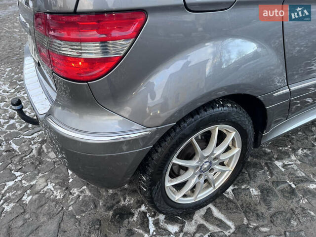 Серый Мерседес Б-класс, объемом двигателя 2 л и пробегом 200 тыс. км за 7900 $, фото 7 на Automoto.ua