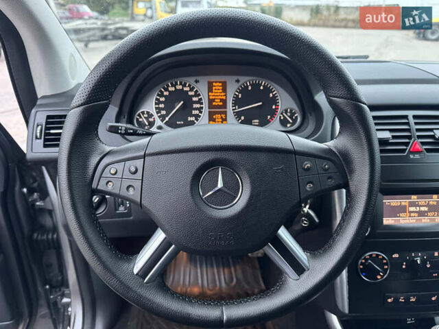 Сірий Мерседес Б-клас, об'ємом двигуна 1.7 л та пробігом 205 тис. км за 9100 $, фото 27 на Automoto.ua