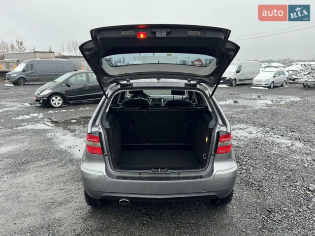 Серый Мерседес Б-класс, объемом двигателя 1.7 л и пробегом 219 тыс. км за 8250 $, фото 6 на Automoto.ua
