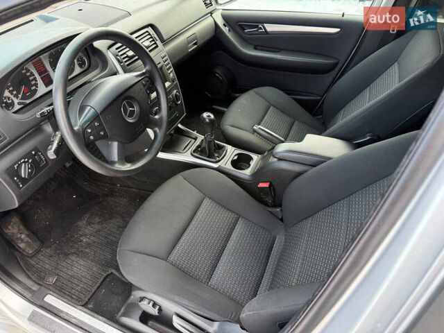 Серый Мерседес Б-класс, объемом двигателя 2.03 л и пробегом 245 тыс. км за 4999 $, фото 26 на Automoto.ua