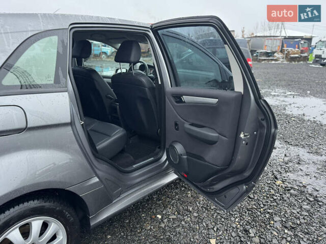 Серый Мерседес Б-класс, объемом двигателя 1.7 л и пробегом 219 тыс. км за 8250 $, фото 22 на Automoto.ua