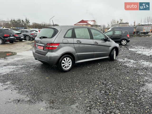 Серый Мерседес Б-класс, объемом двигателя 1.7 л и пробегом 219 тыс. км за 8250 $, фото 4 на Automoto.ua