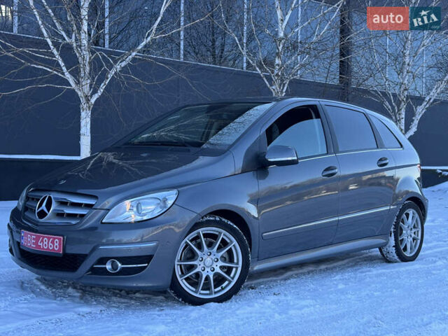 Серый Мерседес Б-класс, объемом двигателя 1.7 л и пробегом 205 тыс. км за 8999 $, фото 1 на Automoto.ua