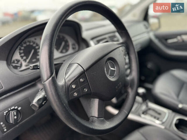 Серый Мерседес Б-класс, объемом двигателя 1.7 л и пробегом 219 тыс. км за 7900 $, фото 16 на Automoto.ua