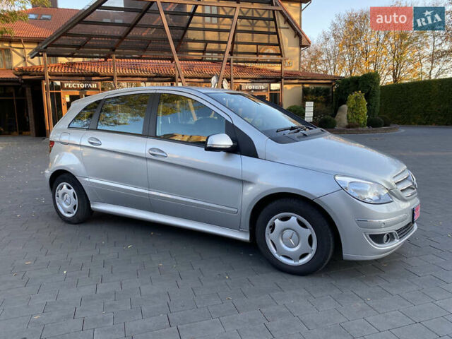 Серый Мерседес Б-класс, объемом двигателя 1.5 л и пробегом 133 тыс. км за 7000 $, фото 3 на Automoto.ua