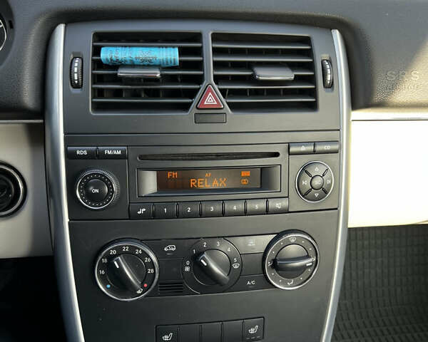 Серый Мерседес Б-класс, объемом двигателя 1.7 л и пробегом 139 тыс. км за 6990 $, фото 12 на Automoto.ua