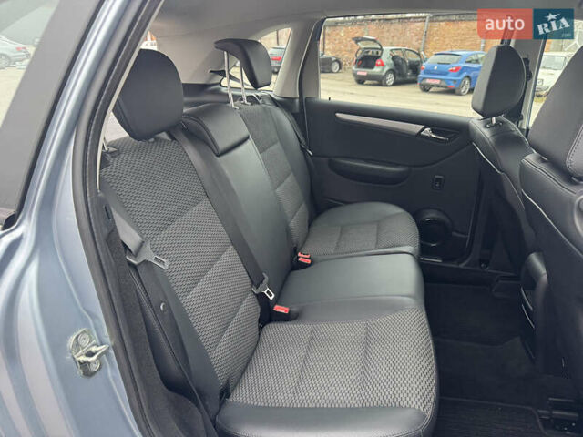 Серый Мерседес Б-класс, объемом двигателя 1.7 л и пробегом 119 тыс. км за 8900 $, фото 52 на Automoto.ua