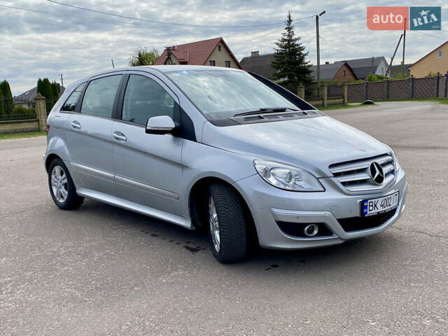 Серый Мерседес Б-класс, объемом двигателя 2 л и пробегом 220 тыс. км за 6999 $, фото 4 на Automoto.ua