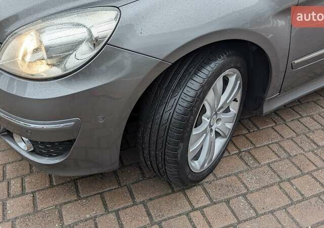 Серый Мерседес Б-класс, объемом двигателя 2 л и пробегом 155 тыс. км за 7800 $, фото 8 на Automoto.ua
