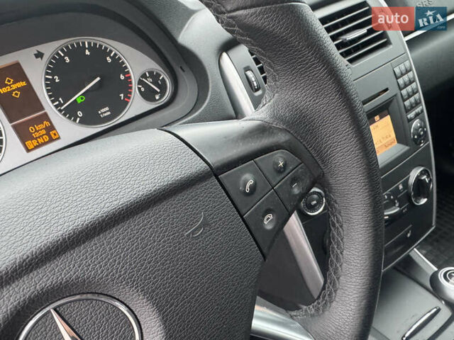 Серый Мерседес Б-класс, объемом двигателя 1.7 л и пробегом 119 тыс. км за 8900 $, фото 34 на Automoto.ua