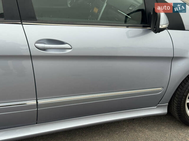 Серый Мерседес Б-класс, объемом двигателя 1.7 л и пробегом 119 тыс. км за 8900 $, фото 11 на Automoto.ua