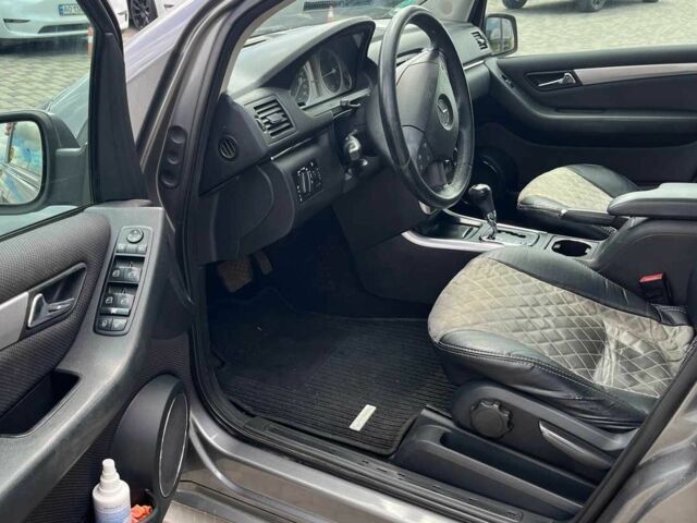 Серый Мерседес Б-класс, объемом двигателя 2 л и пробегом 225 тыс. км за 8800 $, фото 11 на Automoto.ua