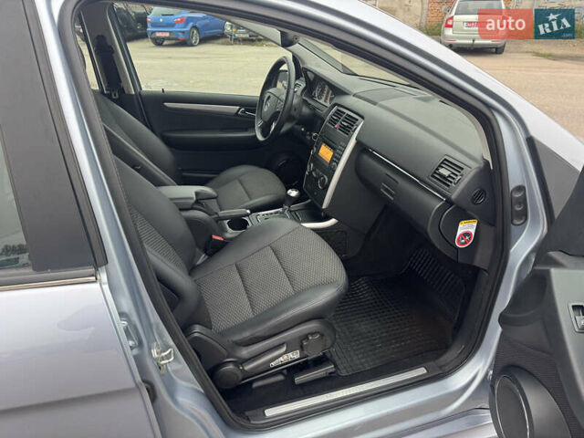 Серый Мерседес Б-класс, объемом двигателя 1.7 л и пробегом 119 тыс. км за 8900 $, фото 56 на Automoto.ua