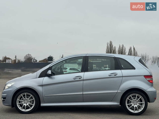 Серый Мерседес Б-класс, объемом двигателя 1.7 л и пробегом 119 тыс. км за 8900 $, фото 9 на Automoto.ua