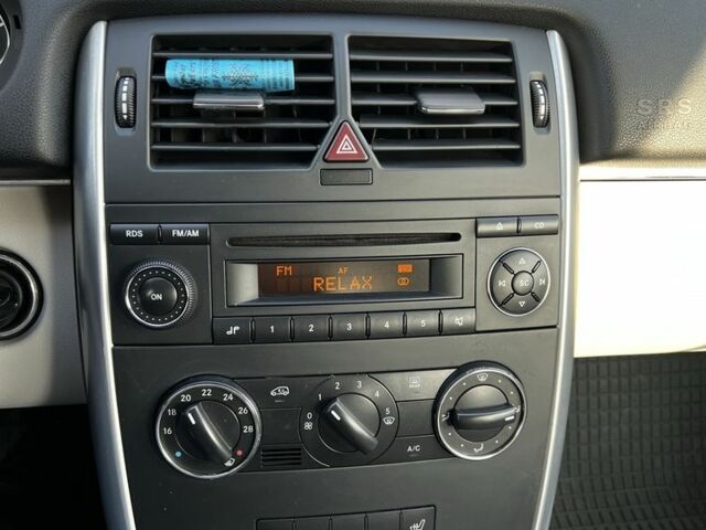 Серый Мерседес Б-класс, объемом двигателя 1.7 л и пробегом 139 тыс. км за 6990 $, фото 18 на Automoto.ua