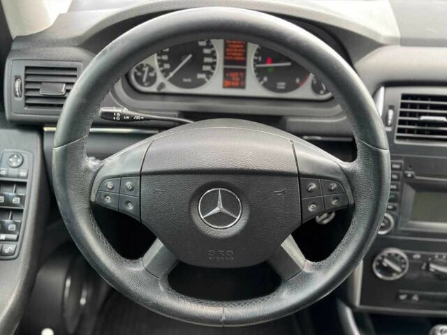 Серый Мерседес Б-класс, объемом двигателя 2 л и пробегом 225 тыс. км за 8800 $, фото 14 на Automoto.ua