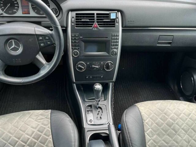 Серый Мерседес Б-класс, объемом двигателя 2 л и пробегом 225 тыс. км за 8800 $, фото 13 на Automoto.ua