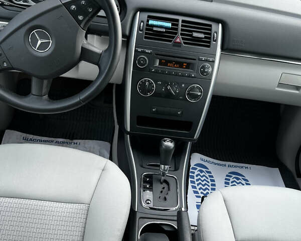 Серый Мерседес Б-класс, объемом двигателя 1.7 л и пробегом 139 тыс. км за 6990 $, фото 11 на Automoto.ua