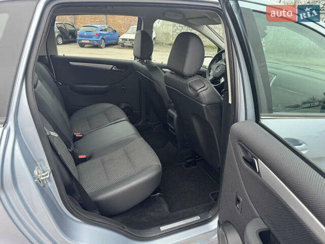 Серый Мерседес Б-класс, объемом двигателя 1.7 л и пробегом 119 тыс. км за 8900 $, фото 51 на Automoto.ua