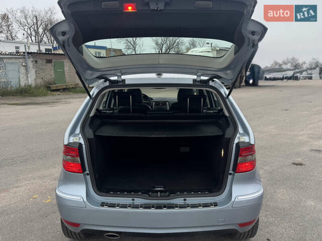 Серый Мерседес Б-класс, объемом двигателя 1.7 л и пробегом 119 тыс. км за 8900 $, фото 48 на Automoto.ua