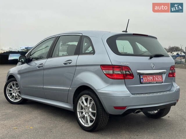Серый Мерседес Б-класс, объемом двигателя 1.7 л и пробегом 119 тыс. км за 8900 $, фото 6 на Automoto.ua