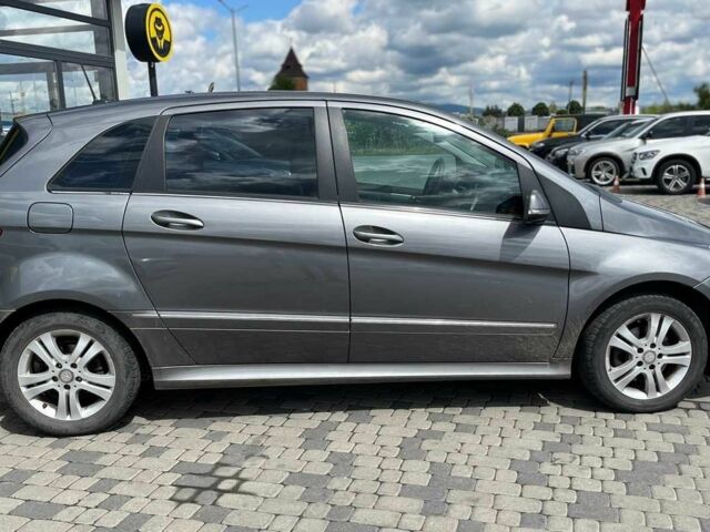 Серый Мерседес Б-класс, объемом двигателя 2 л и пробегом 225 тыс. км за 8800 $, фото 7 на Automoto.ua