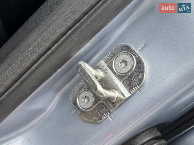Серый Мерседес Б-класс, объемом двигателя 1.7 л и пробегом 119 тыс. км за 8900 $, фото 72 на Automoto.ua