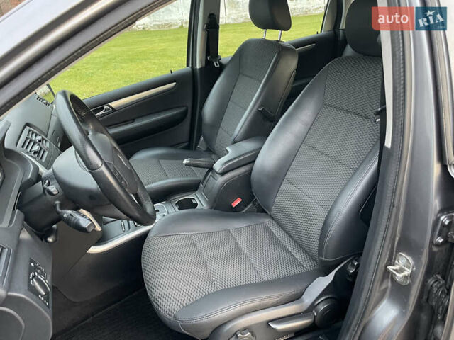 Сірий Мерседес Б-клас, об'ємом двигуна 1.7 л та пробігом 195 тис. км за 8300 $, фото 15 на Automoto.ua