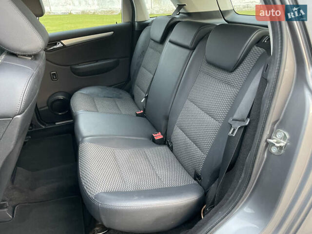 Сірий Мерседес Б-клас, об'ємом двигуна 1.7 л та пробігом 195 тис. км за 8300 $, фото 21 на Automoto.ua