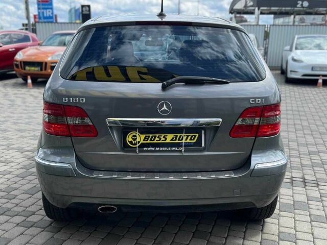 Серый Мерседес Б-класс, объемом двигателя 2 л и пробегом 225 тыс. км за 8800 $, фото 5 на Automoto.ua