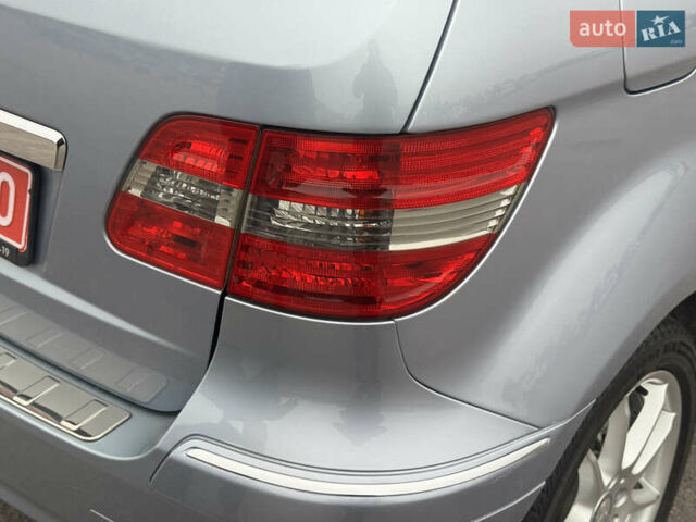 Серый Мерседес Б-класс, объемом двигателя 1.7 л и пробегом 119 тыс. км за 8900 $, фото 26 на Automoto.ua