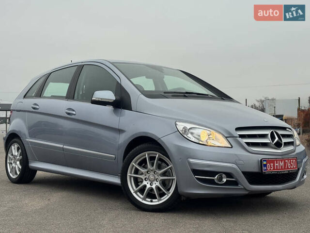 Серый Мерседес Б-класс, объемом двигателя 1.7 л и пробегом 119 тыс. км за 8900 $, фото 1 на Automoto.ua