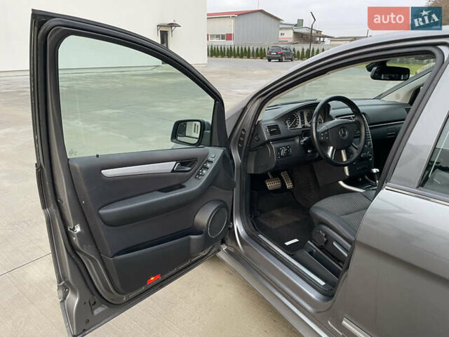 Сірий Мерседес Б-клас, об'ємом двигуна 1.7 л та пробігом 195 тис. км за 8300 $, фото 12 на Automoto.ua