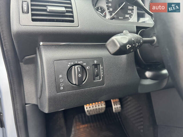 Серый Мерседес Б-класс, объемом двигателя 1.7 л и пробегом 119 тыс. км за 8900 $, фото 30 на Automoto.ua