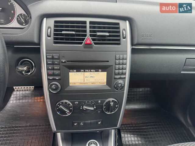 Серый Мерседес Б-класс, объемом двигателя 1.7 л и пробегом 119 тыс. км за 8900 $, фото 35 на Automoto.ua