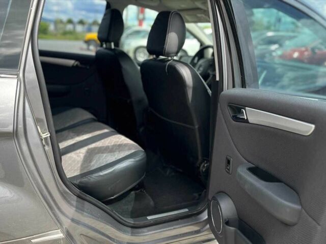 Серый Мерседес Б-класс, объемом двигателя 2 л и пробегом 225 тыс. км за 8800 $, фото 9 на Automoto.ua