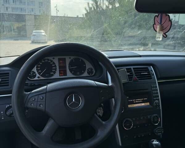 Серый Мерседес Б-класс, объемом двигателя 1.99 л и пробегом 320 тыс. км за 7500 $, фото 3 на Automoto.ua