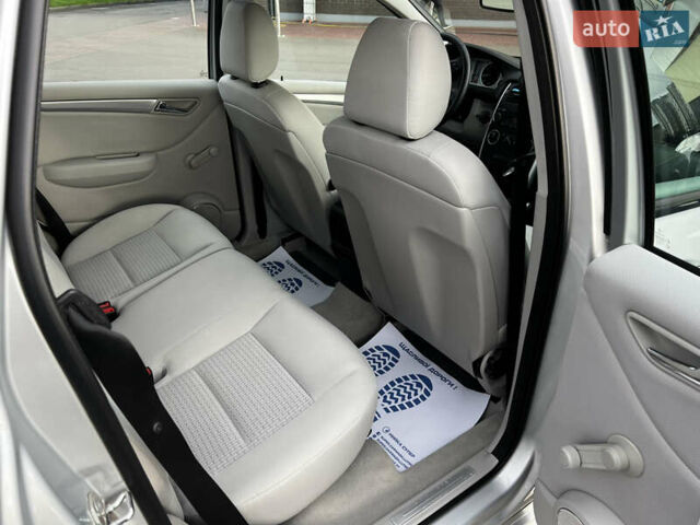 Серый Мерседес Б-класс, объемом двигателя 1.7 л и пробегом 139 тыс. км за 6990 $, фото 10 на Automoto.ua