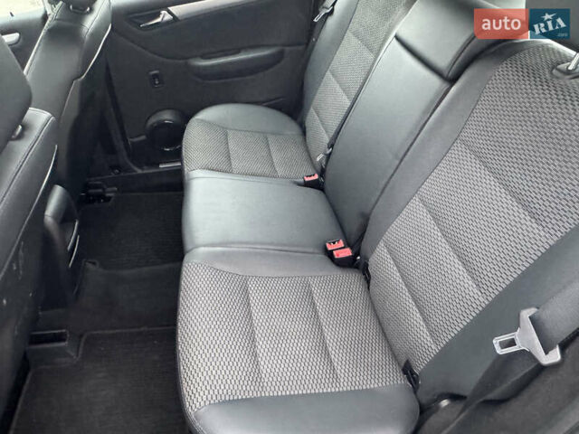 Серый Мерседес Б-класс, объемом двигателя 1.7 л и пробегом 119 тыс. км за 8900 $, фото 44 на Automoto.ua