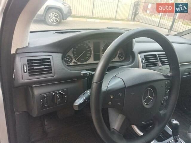Серый Мерседес Б-класс, объемом двигателя 1.7 л и пробегом 84 тыс. км за 7900 $, фото 11 на Automoto.ua
