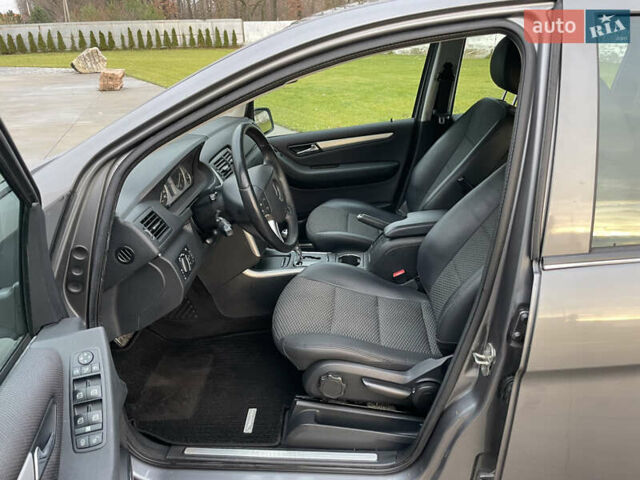 Сірий Мерседес Б-клас, об'ємом двигуна 1.7 л та пробігом 195 тис. км за 8300 $, фото 14 на Automoto.ua