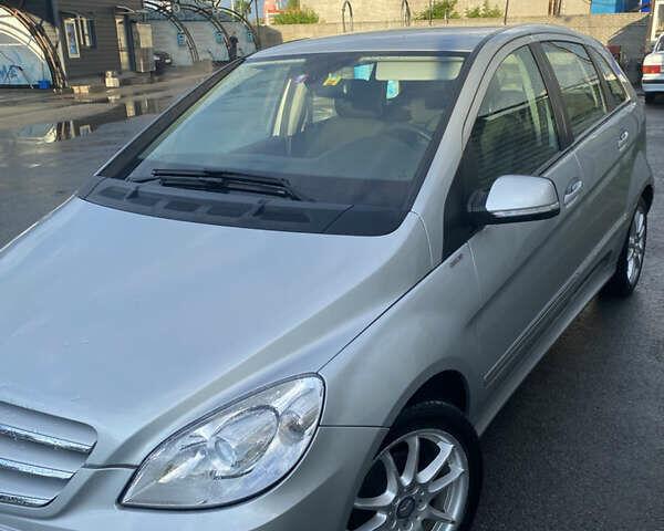 Серый Мерседес Б-класс, объемом двигателя 1.7 л и пробегом 190 тыс. км за 11500 $, фото 1 на Automoto.ua